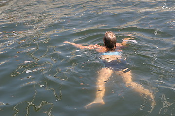 Image showing Swimming girl