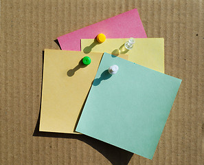 Image showing color notepaper and clips