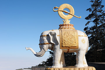 Image showing White elephant statue 