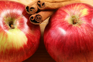 Image showing Apples and cinnamon