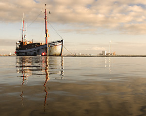 Image showing Boat at High Tide