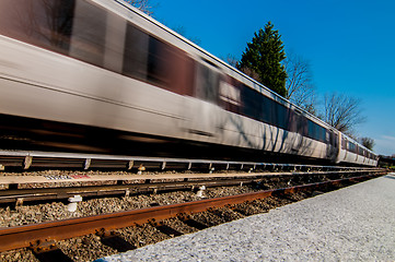 Image showing Metro unit leaves station