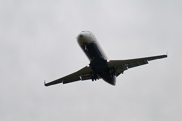 Image showing airplane flying to airport washington dc
