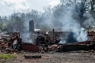 Image showing house ruins after fire