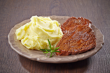 Image showing mashed potatoes and beef steak on plate