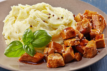 Image showing mashed potatoes and meat stew