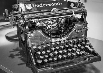 Image showing Antique manual Underwood typewriter 