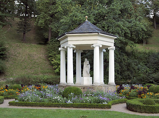 Image showing Pavillon at Schloss Belvedere