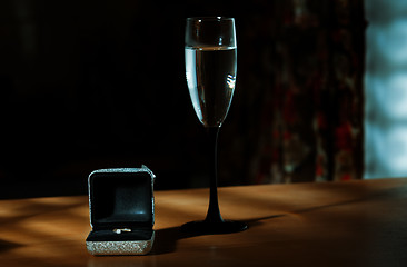 Image showing Wedding ring with wine