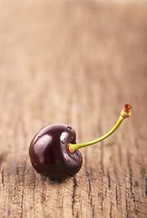 Image showing Red, ripe, juicy cherry