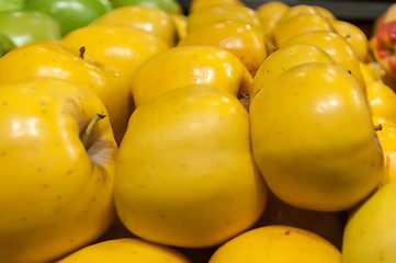 Image showing yellow apples on display at farmers market