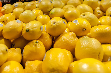 Image showing lemon on display at farmers market