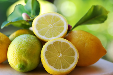 Image showing Ripe lemons on table