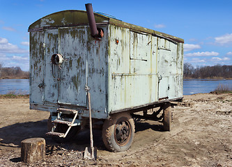 Image showing Car trailer kung in a vacant lot