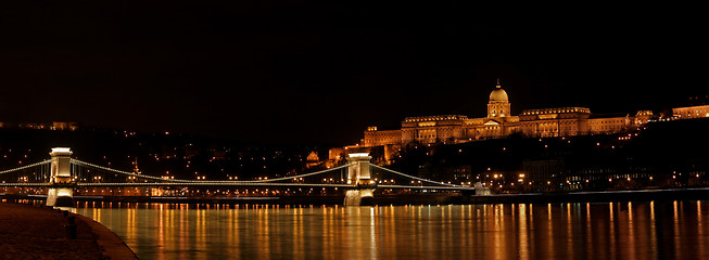 Image showing Buda castle and Szechenyi chain bridge