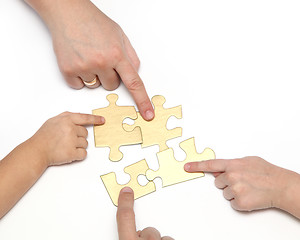 Image showing hand with puzzle