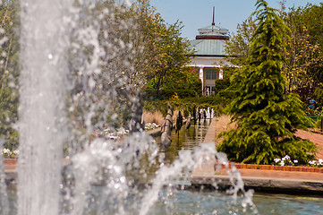 Image showing fountain in botanical garden