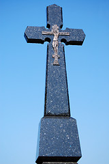Image showing black stone cross