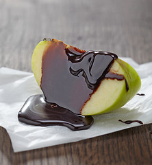 Image showing apple with chocolate