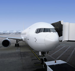 Image showing plane parked in airport