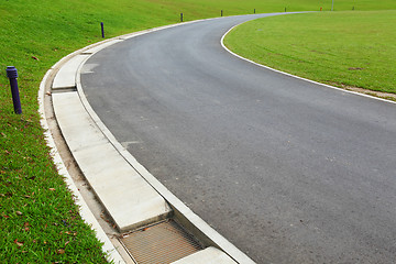 Image showing path in golf course