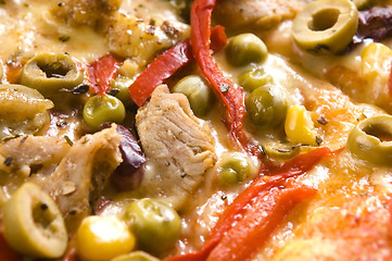 Image showing Pizza with chicken, pepper and olives 