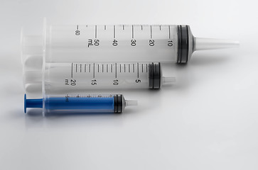 Image showing Syringes Front Linear 01