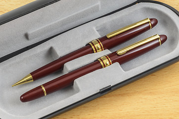 Image showing Fountain Pen and Pencil Set 01