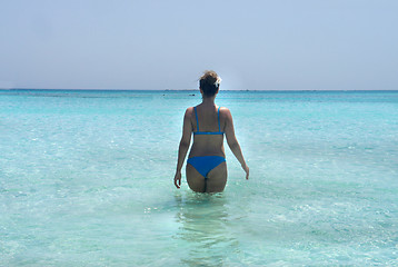 Image showing Beautiful turquoise sea and white sand