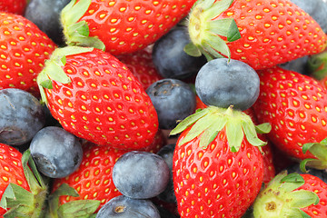 Image showing Strawberries and Blueberries mix 