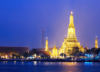 Image showing Wat Arun in Bangkok at night