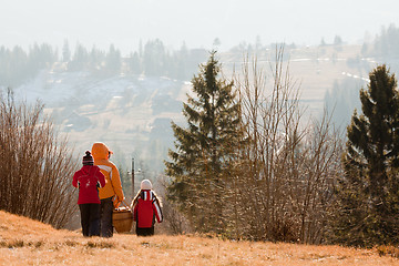 Image showing Family go on picnic