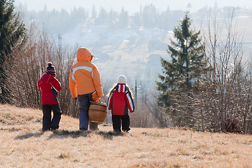 Image showing Family go on picnic