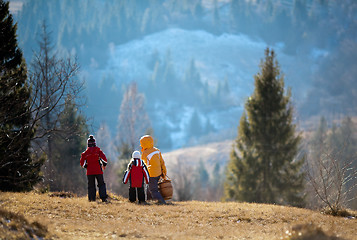 Image showing Family go on picnic