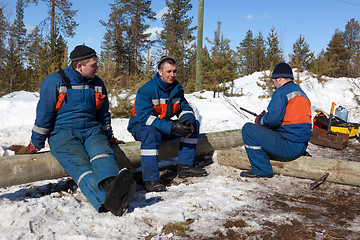 Image showing Electricians on a break 