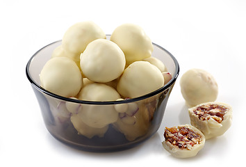 Image showing white chocolate candies