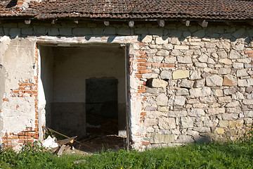 Image showing Old ruined house