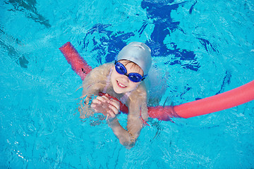 Image showing happy children group  at swimming pool