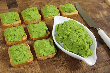 Image showing Green peas puree