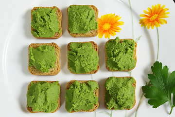 Image showing Green peas puree