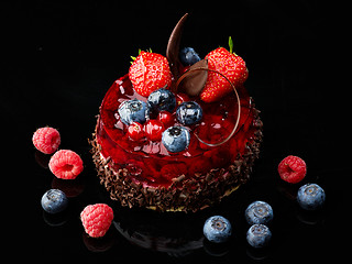 Image showing cake with fresh berries and chocolate