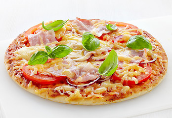 Image showing Pizza with bacon and tomato