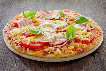 Image showing Pizza with bacon and tomato