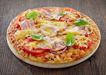 Image showing Pizza with bacon and tomato