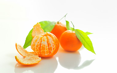 Image showing mandarin with leaf 