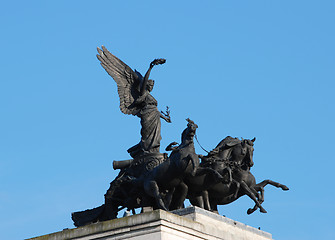 Image showing Angel of Peace sculpture on top of Wellington Arch in London
