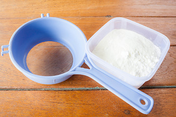 Image showing Bakery mix flour measured and sieve flour