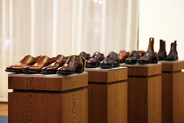 Image showing Mens shoes in a store display