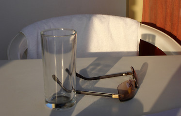 Image showing Objects on a table
