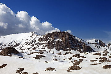 Image showing Snowy rocks in nice day